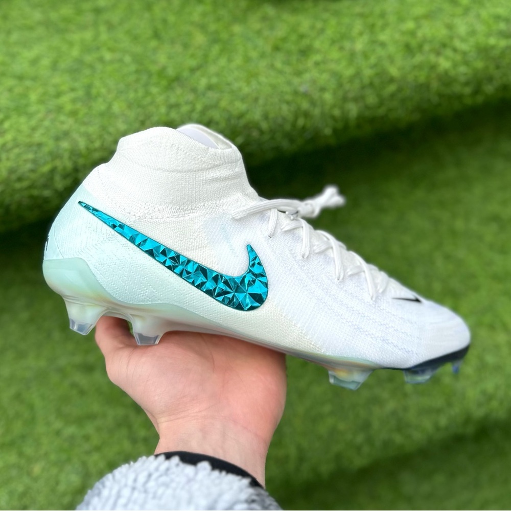 Nike Phantom Luna 2 Elite FG Chromatic Elite Soccer Cleats Men's Brand New 11 US